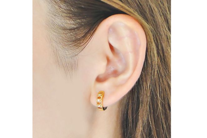 ピアス K18YG イエローゴールド ダイヤモンド 0.03ct フープピアス 【f220-k18yg】 [オーダーメイドジュエリーメイ 山梨県 韮崎市 20745079] ジュエリー アクセサリー 両耳 抜け感 太め 18金 ダイヤピアス