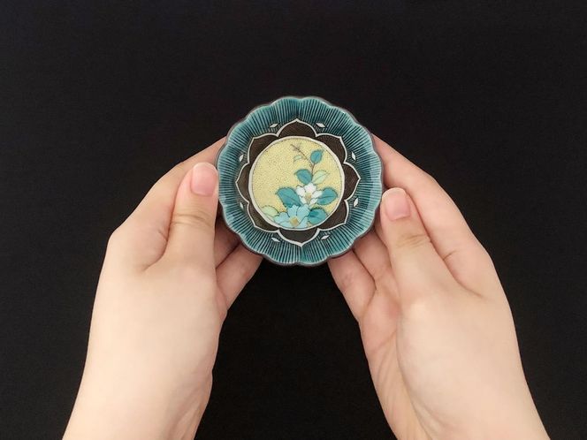 九谷焼　 2.5号小鉢揃　吉田屋草花　a01 食器 キッチン雑貨 キッチンアイテム 雑貨 小物 お皿 小皿 食卓 テーブルコーディネート 