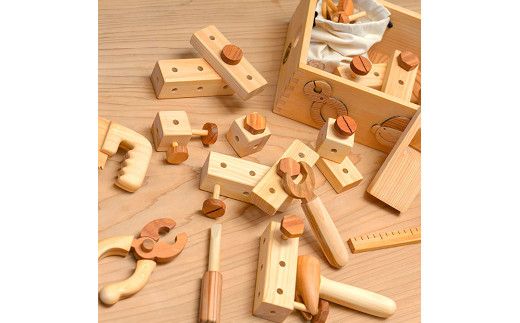 【CF-R7hbk】YKS044　山のくじら舎 ちびっこ大工道具セット 木のおもちゃ 知育玩具 男の子 女の子 セット 大工 ギフト 包装 ラッピング プレゼント 贈り物 贈答 出産祝い 誕生日祝い のし 熨斗対応 高知県産