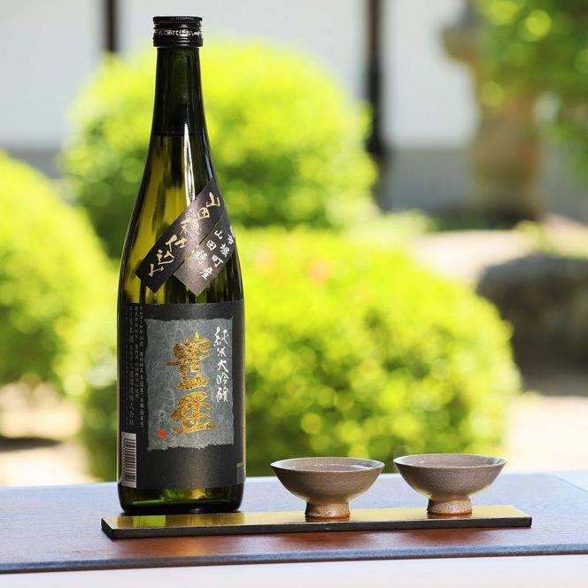 〈予約受付〉【全国新酒鑑評会金賞受賞の蔵元】豊盃 純米大吟醸 山田穂（1,800ml）西脇市産山田穂使用日本酒 (19-1)