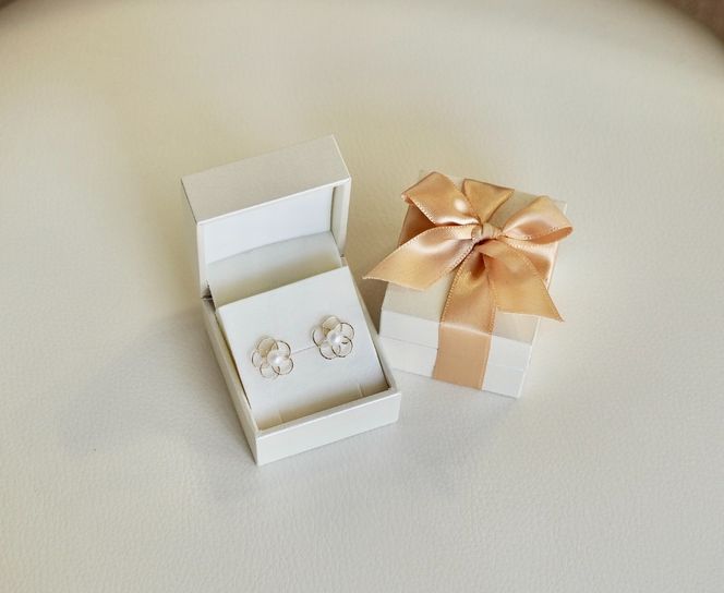 【ジュエリー】K10 イエローゴールド  パール 真珠 フラワー ピアス 保証書付 SE-1858 242-012