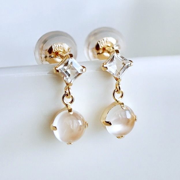 【ジュエリー】K10 イエローゴールド  ホワイトムーンストーン 揺れる ピアス 保証書付 SR-2012 242-003-d