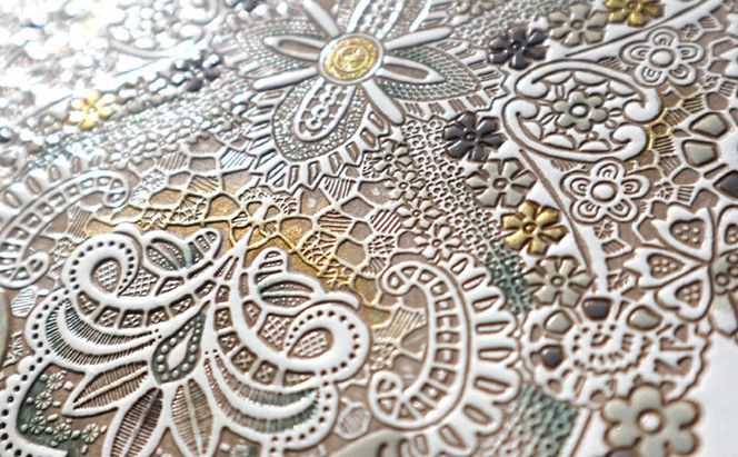 【文庫屋大関】マカロンポーチ アンティークレース＜オリーブ＞【皮革工芸品】 ポーチ ミニポーチ 小物入れ アクセサリー入れ イヤホン入れ 収納 保管ケース 手のひらサイズ  本革 革 皮革 工芸品 工芸 雑貨 ギフト プレゼント 日本製 東京