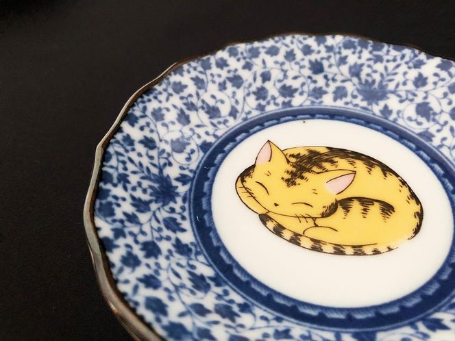 九谷焼　4号皿揃　眠り猫（5枚セット） a01 食器 キッチン雑貨 キッチンアイテム 雑貨 小物 お皿 丸皿 食卓 テーブルコーディネート 取り皿 