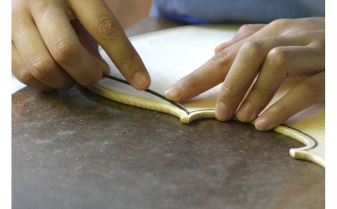 バイオリン職人が手掛けた“本物の“バイオリン時計【オモテ板使用】（壁掛けタイプ） 232238_AD77-PR