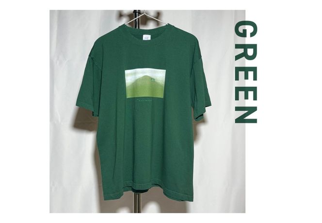【 選べるカラー / サイズ 】 Tシャツ 半袖 GREEN  / WHITE 【サイズ M / L】 綿100％ 「 OvO Deep Tee 」 ユニセックス ファッション 緑 グリーン 白 ホワイト 富士山 日用品 山梨 富士吉田