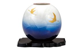 九谷焼　5.8号花瓶　銀彩双鶴（台付） 