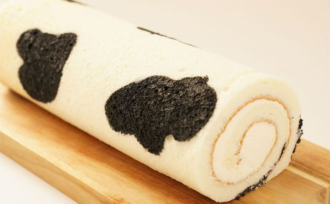 数量限定★うし君みるくロールケーキ おやつ ギフト 贈り物 洋菓子 人気 厳選 袋井市 お菓子 スイーツ デザート フワフワ しっとり 乳牛 ホワイトチョコレート コンデンスミルク 上質 生クリーム 子供 年配 