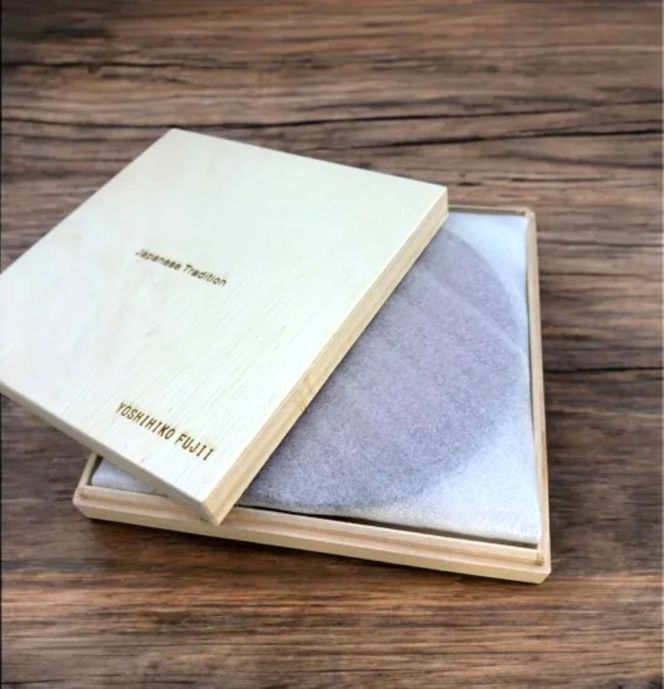 丸小皿  三日月 梨地レッド ［NF272］ 303446_CU90101VC02