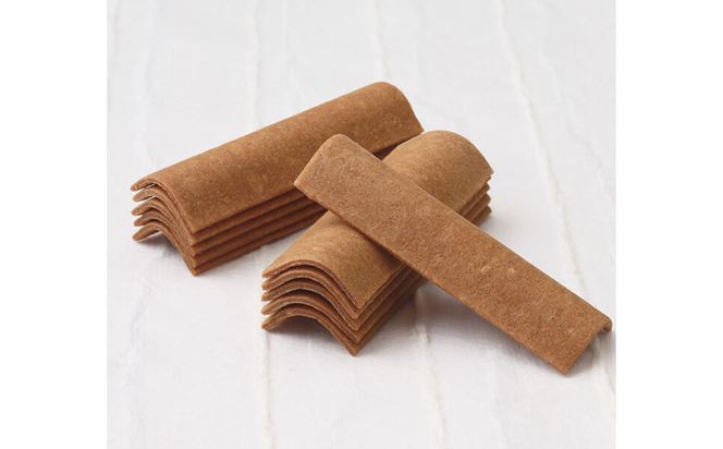 【井筒八ッ橋本舗】化粧箱入り 60枚(3枚×20袋)｜京都 和菓子 人気 定番 堅焼煎餅 化粧箱入り 和菓子［ 素朴で懐かしい 八つ橋 堅焼煎餅 ニッキの香り 大容量 おいしい 人気 おすすめ お菓子 和菓子 ギフト プレゼント お取り寄せ 通販 送料無料 ふるさと納税 ］ 261009_A-BV006