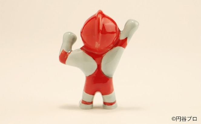 九谷焼　ウルトラマン　色絵 a05 工芸品 焼き物 小物 置き物 インテリア キャラクター アニメ コレクション 絵付け ヒーロー 戦隊もの 