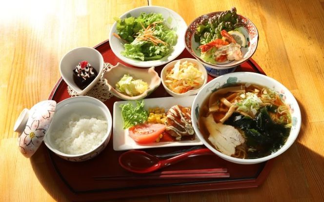 【大人気レストラン！】手作りハンバーグのお店 「つきみち」 ペアお食事券 / 食事券 ペアチケット チケット ハンバーグ チーズハンバーグ 和風ハンバーグ レストラン 外食 涌谷町 【numadate001】