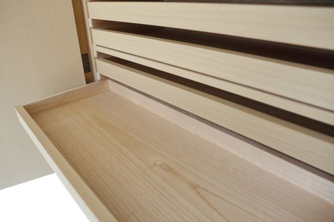 春日部総桐胴厚衣装箪笥（八枚お盆－3ツ小引き出し）【埼玉県　春日部市　伝統工芸　収納　家具　桐たんす　タンス　盆タイプ　着物】（AQ012）