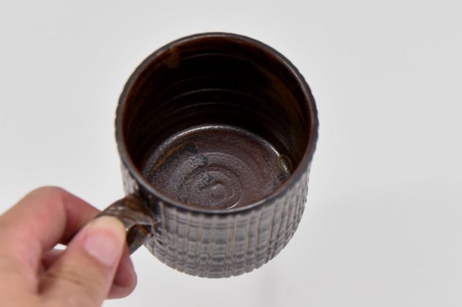 京焼「新羅釉木賊紋マグカップ」【黒】1個〈マグカップ 京焼 手作り カップ 食器 陶器 工芸品 新羅釉 木賊紋〉 