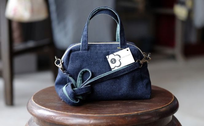 ヤシラミ花織 ランチポーチ+plus 格子モダン (紺色・グレー系織物) ハンドバッグ 手提げバッグ 小さめ おしゃれ レディース 沖縄市 / FABRIC SHOP MINAMI[BCCS002-01]