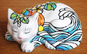 九谷焼「眠り猫　SURF」　糠川孝之作 a05