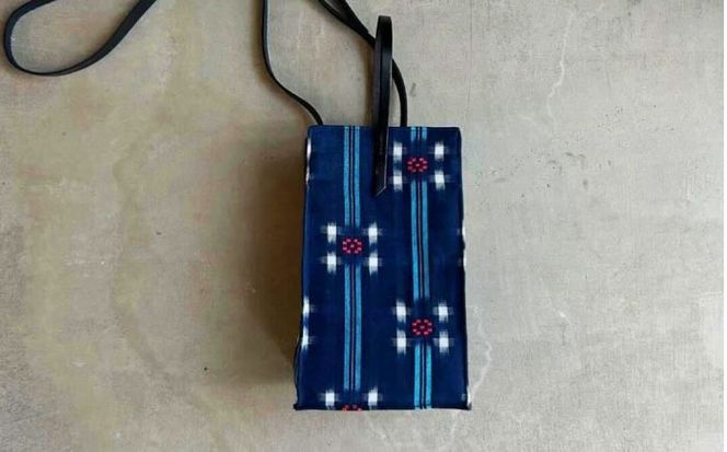 『琉球花織Bell-box』 箱型ショルダーバッグ (ネイビー) ファッション 小物 雑貨 ミニバッグ コンパクト 沖縄市 / FABRIC SHOP MINAMI[BCCS015-02]