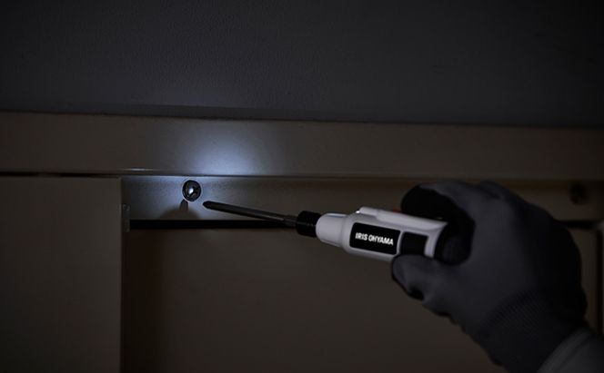充電式ボールグリップミニドライバ 3.6V JMD8BG-W ホワイト アイリスオーヤマ 工具 電動 ドライバー 電動工具 逆回転可能 ドライバビット付きドライバー 電動ドライバー USB充電 軽量 小型 ライト付き 