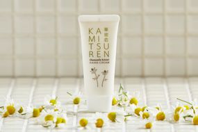 華密恋 ハンドクリーム 30g [カミツレ研究所 長野県 池田町 48110800] カミツレン カミツレ