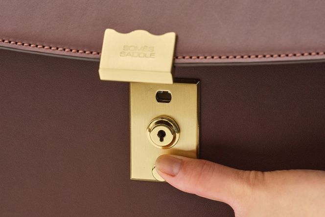 極美品✨ソメスサドル グスト　フラップ　ブリーフケース レザー ブラウン　袋付き 極美品✨ソメスサドル グスト フラップ ブリーフケース レザー