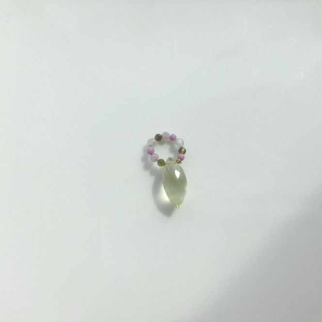 baby ring top ペンダントトップ 1個 レモンクォーツ2 天然石 アクセサリー [Q] handmadejewely 【 シンプル 可愛い ハンドメイド ジュエリー 手作り 職人 上品 大人な雰囲気 ギフト プレゼント ラッピング 結婚式 普段使い 北海道 幕別 】