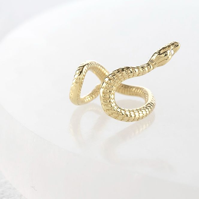ヘビ 蛇 18金 イヤーカフ イヤリング 片耳 ダイヤモンド 右耳用 イヤカフ 18k スネーク ゴールド ダイヤ K18 イエローゴールドk18 巳年 干支 お守り シンプル ジュエリー 普段 使い250226tp200yu SWAA285