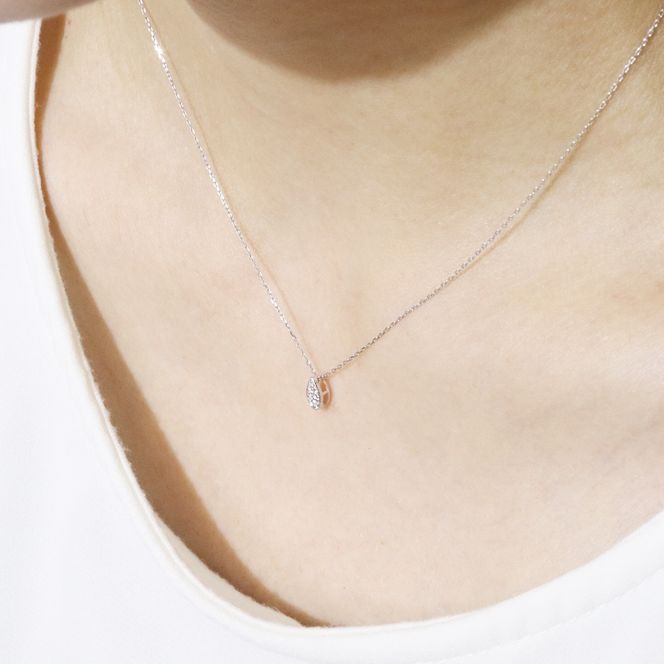 プラチナ 0.06ct しずくダイヤモンドペンダント　BQ-228