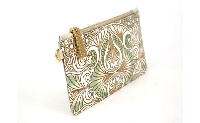 【文庫屋大関】すっきりカードケース　ロカイユ＜ペールカーキ＞【皮革工芸品】 ファッション小物 雑貨 フラグメントケース 小銭入れ付き 収納 スマート 日本製 