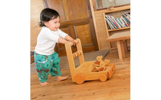 【CF-R7hbk】YKS007　山のくじら舎 ピヨピヨておしぐるま カタカタ 手押し 車 おしゃれ 木製 木 国産 赤ちゃん 幼児 ベビー 知育玩具 玩具 おもちゃ 木のおもちゃ ひよこ かわいい 高知県産