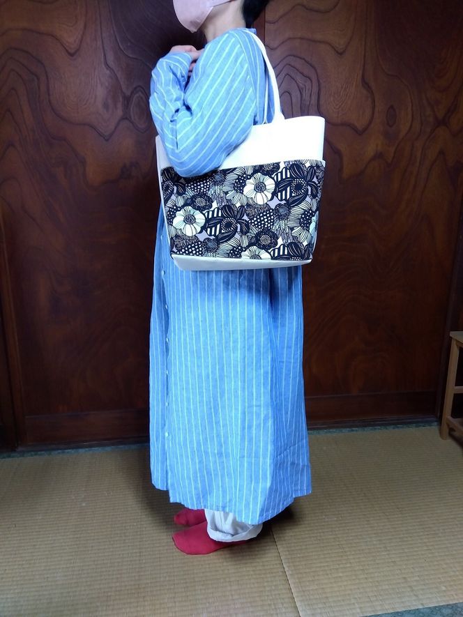 布かばん カルイオモイ トートバッグ 花柄 黒 ベージュ 総裏地 外ポケット 内ポケット 518