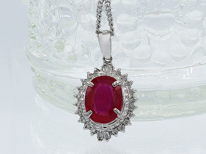 ルビー ペンダント 2ct K18WG 大粒  （12372）　BR-51