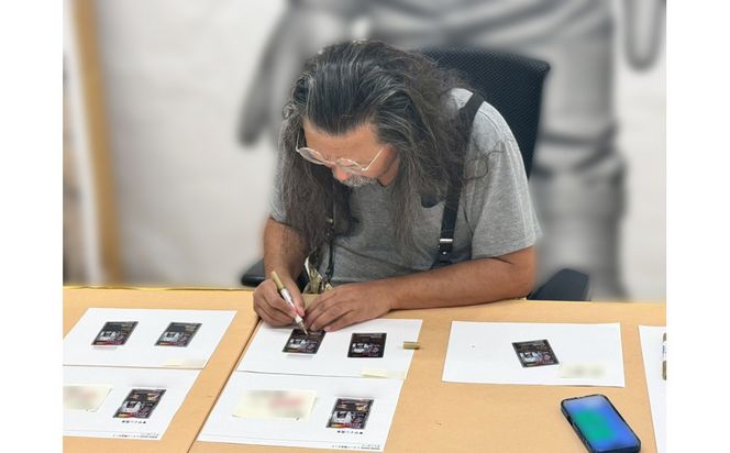 【ふるさと納税限定セット】12 inchレコード盤『ローズ・セラヴィ さりながら、死ぬのはいつも他人なり MNNK MADE』トレーディングカード2パック入り｜カイカイキキ レコード 人気 おすすめ [ 京都 アーティスト 村上隆 カイカイキキ レコード盤 トレーディングカード トレカ 2パック ふるさと納税限定 グッズ 人気 おすすめ お取り寄せ 通販 送料無料 ふるさと納税 ］ 261009_KA053