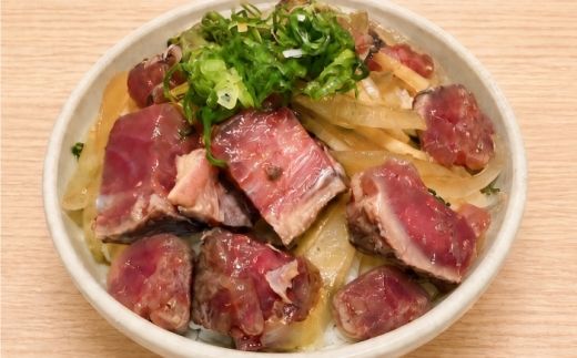 土佐薫る　藁焼き鰹のたたき漬け 2セット / 鰹 かつお カツオ 藁焼き 鰹のたたき たたき  魚介類 海鮮 グルメ 老舗 晩酌 おつまみ 高知 土佐市 惣菜【クールよさこい食品】 [BQDJ003]