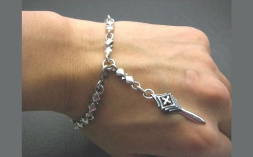 Layers dagger bracelet