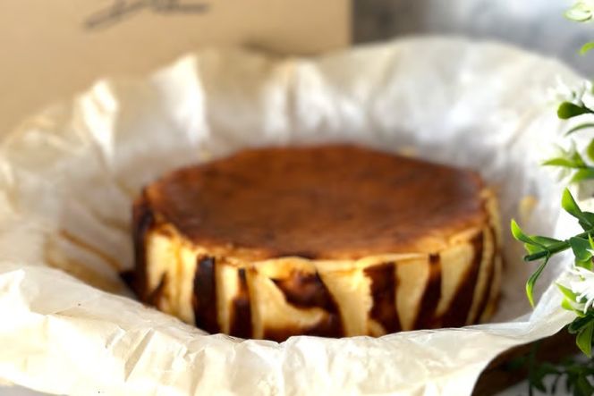 バスク チーズケーキ 1個 5号 15cm 4〜6名分 [Daikuu 福岡県 宇美町 um40azp170001] ケーキ チーズ バスクチーズケーキ バスクチーズ