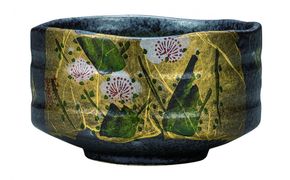 九谷焼　抹茶碗・金箔梅　山田登陽志 172111_CY2297