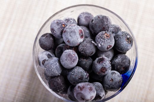 完熟 冷凍ブルーベリー 約600g(200g×3) - フルーツ 果物 くだもの おやつ スイーツ デザート スムージー ヨーグルト ジャム 国産 高知県産 柳本果樹園 高知県 香南市 冷凍 yg-0027