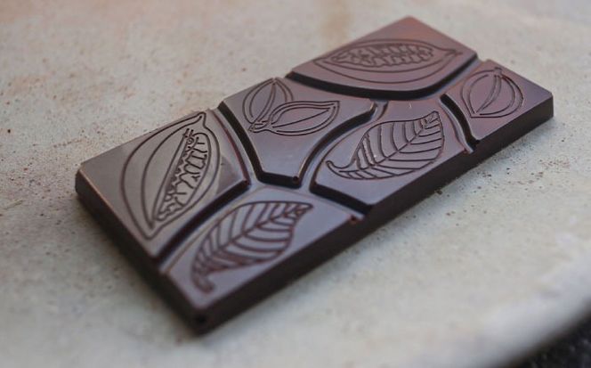 エクアドル 70％、タンザニア 70％、ウガンダ 70％ 3産地のチョコレート詰め合わせ 産地別 食べ比べ チョコ チョコレート 沖縄市 / Lives Chocolate[BCEI006]