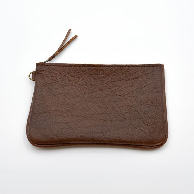 益子の革工房maharoのファスナー 通帳ケース　キャメルブラウン｜栃木県 益子町 ふるさと納税 ファスナー通帳ケース 牛革 手作り（AX139-1）