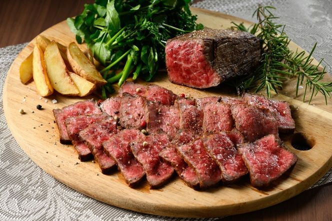  [A5 等級] 飛騨牛 モモ ローストビーフ 用 赤身 ブロック 500g | 牛肉 肉 お肉 飛騨牛 黒毛和牛 国産 和牛 ブロック 赤身 モモ ローストビーフ A5 人気 冷凍 岐阜 瑞穂 トキノ屋 500g