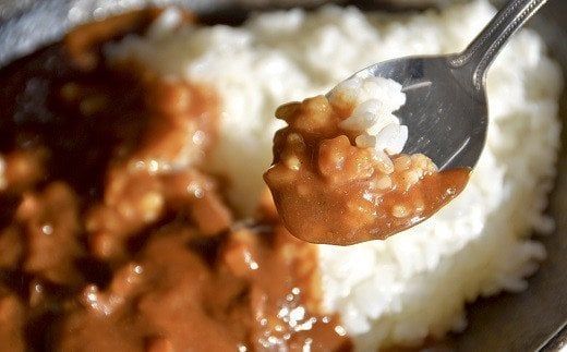 【1-318】権現米（コシヒカリ）と松阪牛カレーのセット【2人前】おやつ付き