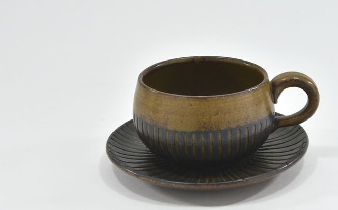 京焼「遙白釉＆新羅釉／木賊紋コーヒー碗・皿」（ピスタチオグリーン＆黒）2種セット〈コーヒーカップ ティーカップ 京焼 手作り カップ お皿 セット 食器 陶器 工芸品 新羅釉 木賊紋 遙白釉〉 茶碗 コーヒー椀 