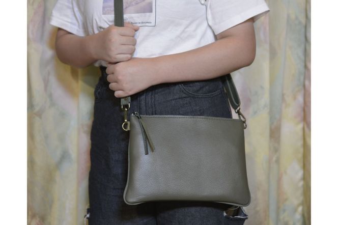 益子の革工房maharoのラウンドショルダーバッグ（S）キャメルブラウン｜栃木県 益子町 ふるさと納税 ショルダーバッグ バッグ 牛革 手作り (AX115-1)