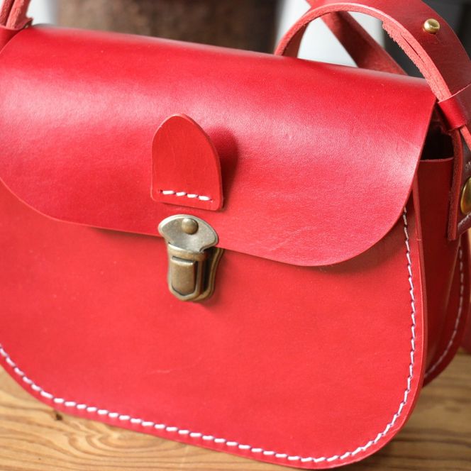 【レッド】SB-02 ミニショルダーバッグ  	Z132VC01