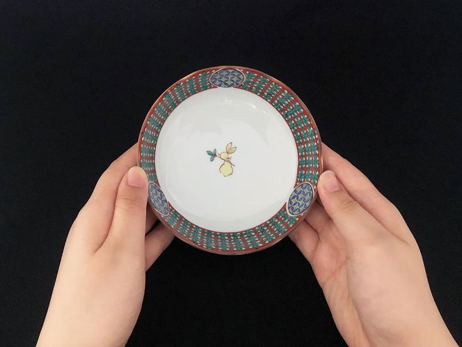 九谷焼　4号小鉢揃 うさぎ　a01 食器 キッチン雑貨 キッチンアイテム 雑貨 小物 お皿 小皿 食卓 テーブルコーディネート 