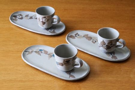 和紙染草花文楕円皿・デミカップセット【日の隈窯 和紙染 和紙 佐賀 陶器 窯元 陶芸作家 コーヒーカップ ソーサー】(H025131)