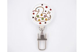 文庫屋大関 干支キーホルダー 巳 ドアに冷蔵庫にペタリ 干支 キーホルダー マグネット入り 磁石入り 革製品 革小物 革製 日用品 雑貨 小物雑貨 マグネット 磁石 工芸品 民芸品 伝統工芸品 東京 東京都 墨田区