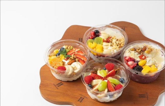 G2951 季節のフルーツのグリークヨーグルト 2個＆アサイーボウル 2個