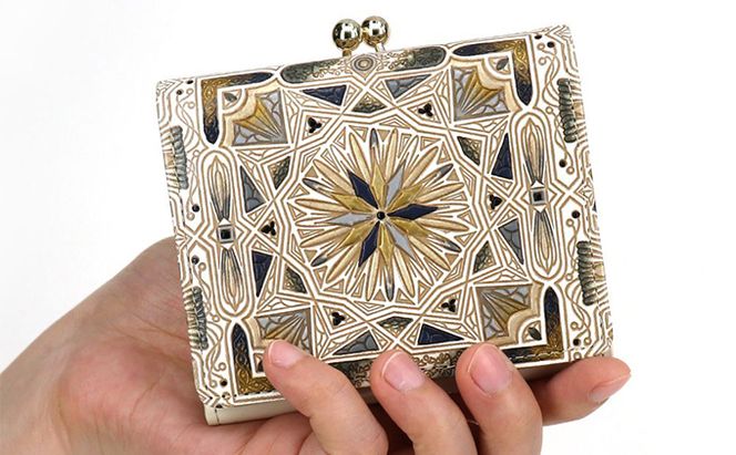 【文庫屋大関】三つ折りミニ財布　カロ（ブラック）【皮革工芸品】 ファッション 小物 民芸品 お札 カード 小銭 手のひらサイズ コンパクト 大人 タイル 牛革 手作り 国産 