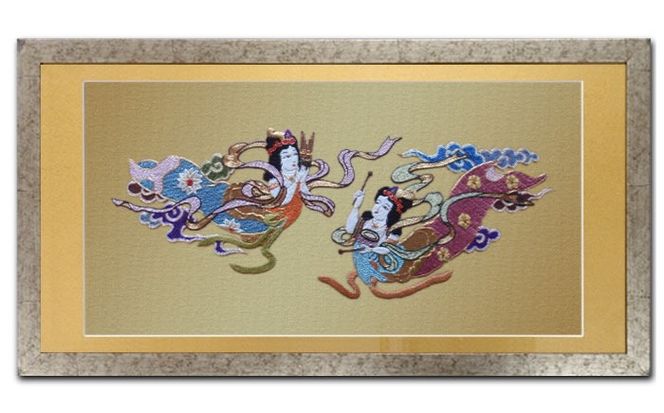 額装用 日本刺繍 「飛天」台生地「金」×額装「シルバー」 刺繍 伝統工芸 愛西市 / 百武打敷店[AEBR001]